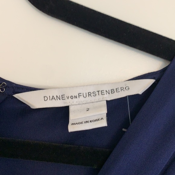 Kate Middleton DVF Engagement Dress - long version - Picture 5 of 5